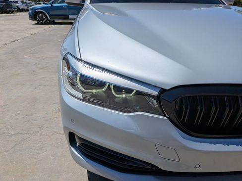 Used 2019 BMW 530i w/ Premium Package RWD image 9