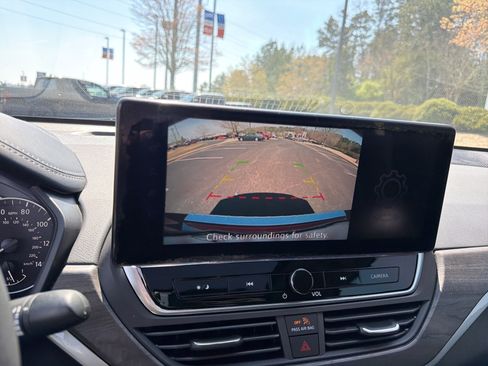 Used 2023 Nissan Altima 2.5 SV w/ SV Premium Package image 30