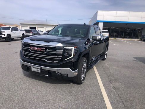 Used 2022 GMC Sierra 1500 SLT w/ SLT Premium Package image 2