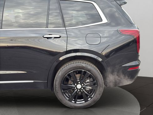 Used 2022 Cadillac XT6 Premium Luxury image 23