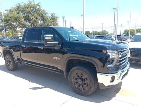 Used 2024 Chevrolet Silverado 2500 LTZ w/ LTZ Texas Edition AWD/4WD image 2