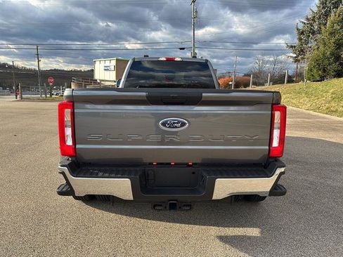 Used 2023 Ford F350 XLT image 3