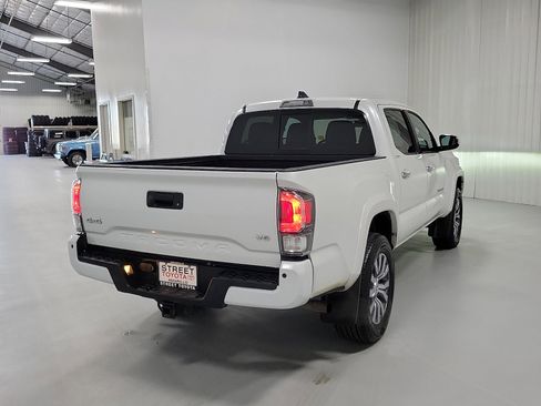 Certified 2021 Toyota Tacoma Limited image 4