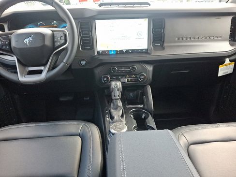 New 2025 Ford Bronco Badlands image 10