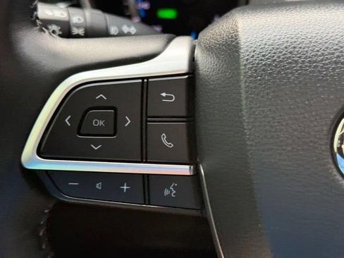 Used 2025 Toyota Highlander XLE AWD/4WD image 21