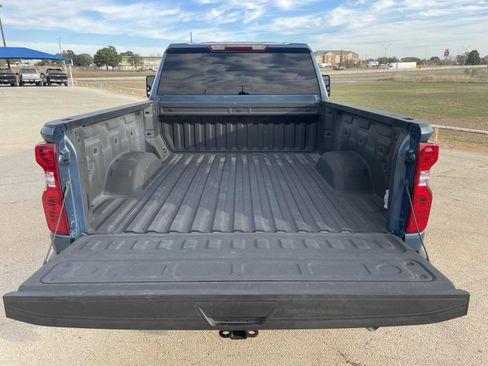 Used 2024 Chevrolet Silverado 2500 Custom w/ Custom Value Package image 30