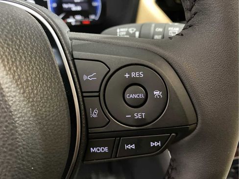 Used 2025 Toyota RAV4 Limited image 15