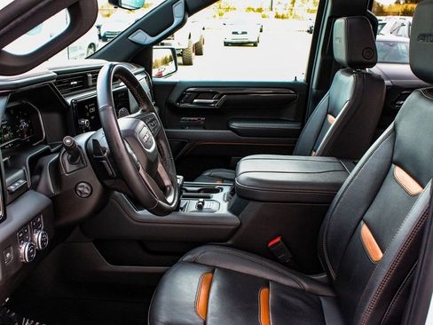 Used 2024 GMC Sierra 1500 AT4 w/ Technology Package image 30