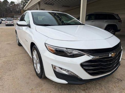 Used 2025 Chevrolet Malibu LT FWD image 3