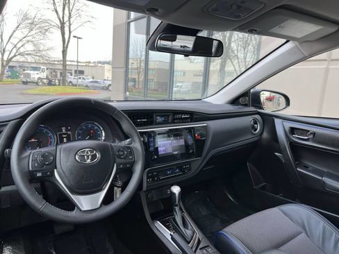 Used 2018 Toyota Corolla SE image 13