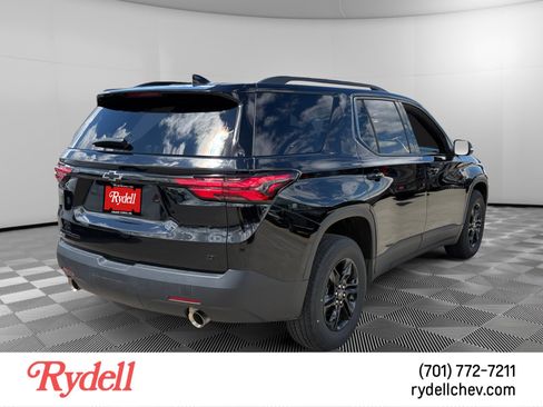 Used 2024 Chevrolet Traverse LT w/ Midnight/Sport Edition AWD/4WD image 3