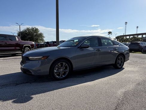 Used 2025 Honda Accord EX-L image 9