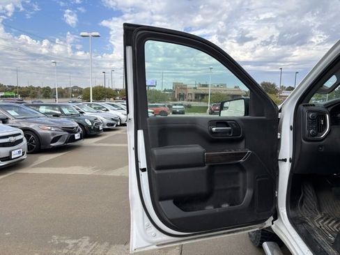 Used 2021 Chevrolet Silverado 1500 LT Trail Boss image 10