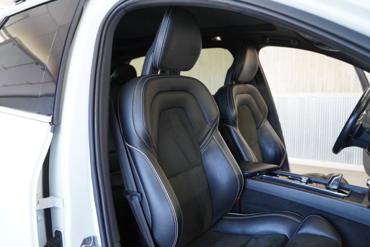 Used 2018 Volvo XC60 T8 R-Design w/ Convenience Package AWD/4WD image 30