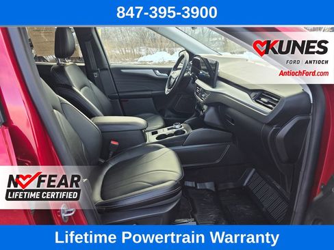 Certified 2025 Ford Escape Platinum w/ Premium Technology Package image 38