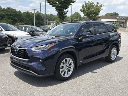 Used 2022 Toyota Highlander Limited AWD/4WD image 4