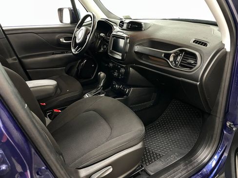 Used 2018 Jeep Renegade Altitude AWD/4WD image 32