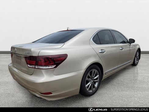 Used 2013 Lexus LS 460 w/ Comfort Pkg RWD image 3