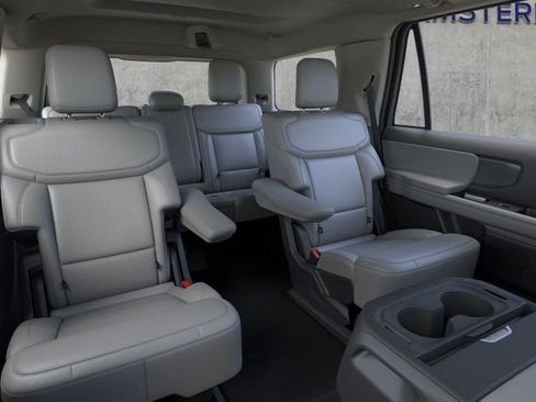 New 2026 Ford Expedition Active AWD/4WD image 11