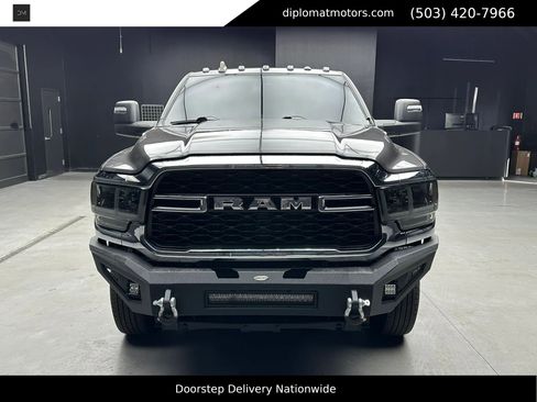 Used 2024 RAM 3500 Tradesman w/ Chrome Appearance Group image 11