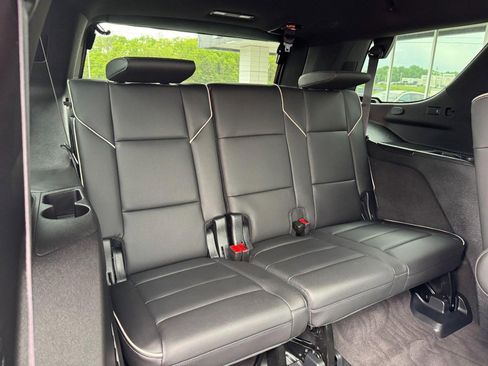 Used 2023 Cadillac Escalade Premium Luxury w/ Performance Package AWD/4WD image 14