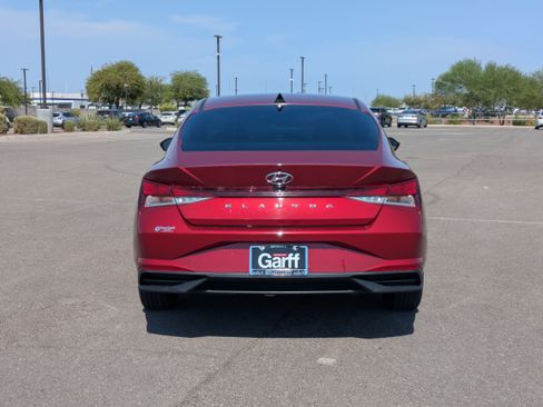 Used 2023 Hyundai Elantra SEL w/ Cargo Package FWD image 4