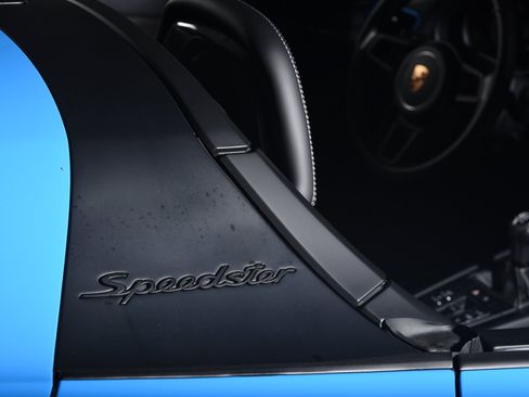 Used 2019 Porsche 911 Speedster RWD image 18