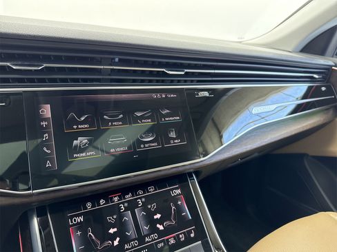 Used 2019 Audi Q8 Premium Plus image 17