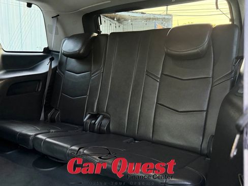 Used 2016 Cadillac Escalade Luxury AWD/4WD image 13