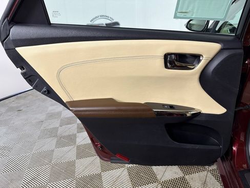 Used 2014 Toyota Avalon Limited FWD image 23