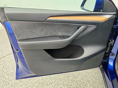 Used 2023 Tesla Model Y Long Range AWD/4WD image 11