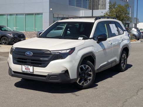 Certified 2025 Subaru Forester AWD/4WD image 1