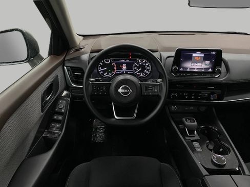 Used 2023 Nissan Rogue S AWD/4WD image 13