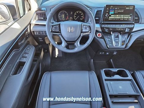 New 2026 Honda Odyssey Touring image 7