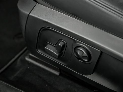 Used 2018 Maserati Levante image 23