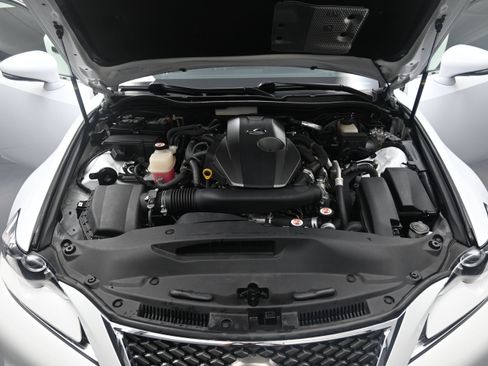 Used 2016 Lexus IS 200t RWD image 13