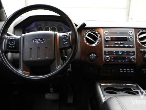 Used 2011 Ford F250 Lariat w/ Lariat Interior Pkg image 8