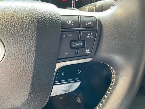 Used 2025 Toyota Camry SE FWD image 13