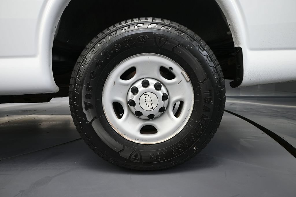 Used 2016 Chevrolet Express 2500 RWD image 10