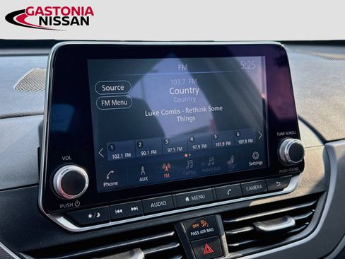 Used 2024 Nissan Altima 2.5 SR FWD image 18
