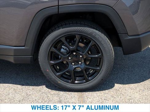 Used 2024 Jeep Compass Latitude w/ Altitude Special Edition AWD/4WD image 11