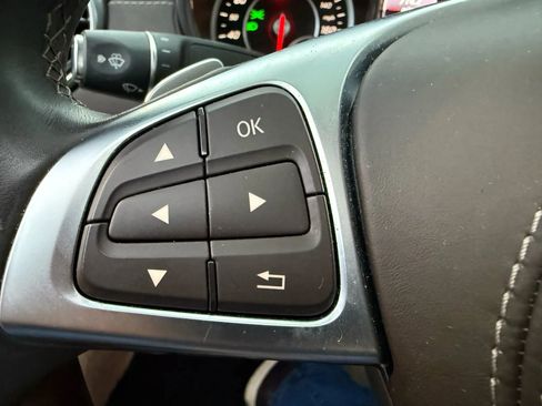 Used 2017 Mercedes-Benz SL 550 image 26