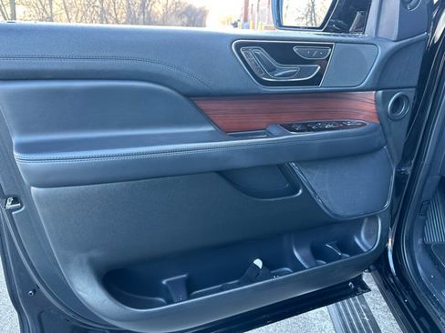 Used 2023 Lincoln Navigator L 4WD image 29