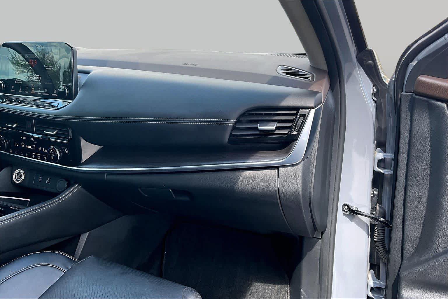 Used 2021 Nissan Rogue Platinum AWD/4WD image 18