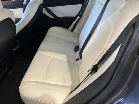 Used 2018 Tesla Model 3 Long Range image 10