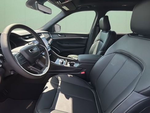 New 2026 Jeep Grand Cherokee L Limited AWD/4WD image 11