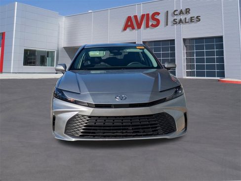 Used 2025 Toyota Camry LE image 2