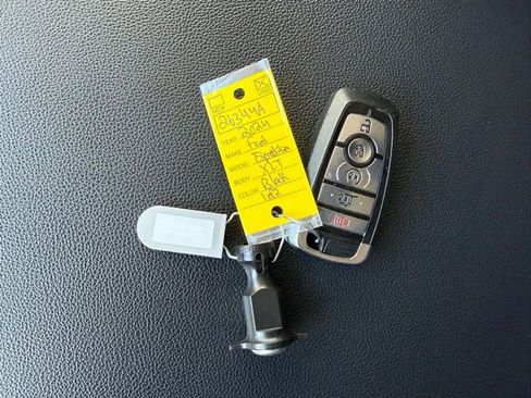 Certified 2024 Ford Expedition XLT RWD image 40