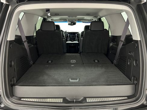 Used 2016 Cadillac Escalade Luxury image 32