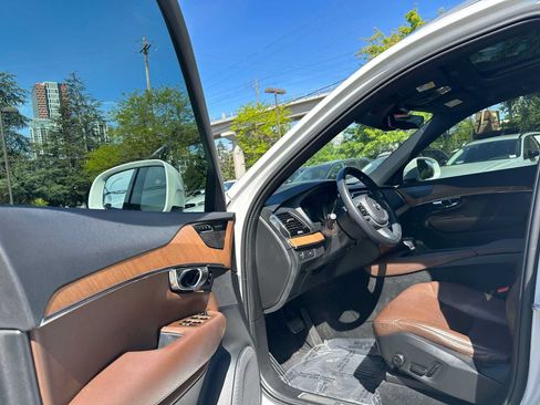 Used 2022 Volvo XC90 T6 Momentum w/ Advanced Package AWD/4WD image 20